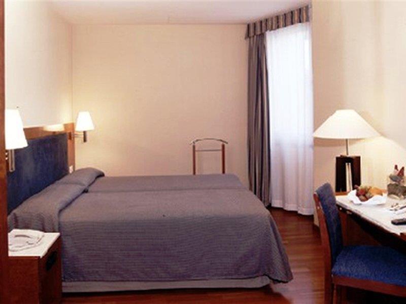 Hotel Pedralbes Barselona Dış mekan fotoğraf