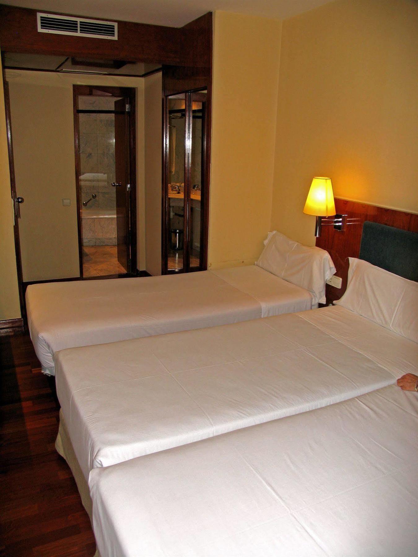 Hotel Pedralbes Barselona Dış mekan fotoğraf