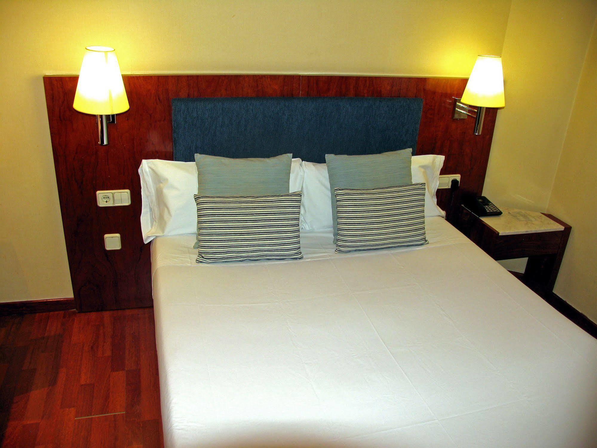 Hotel Pedralbes Barselona Dış mekan fotoğraf