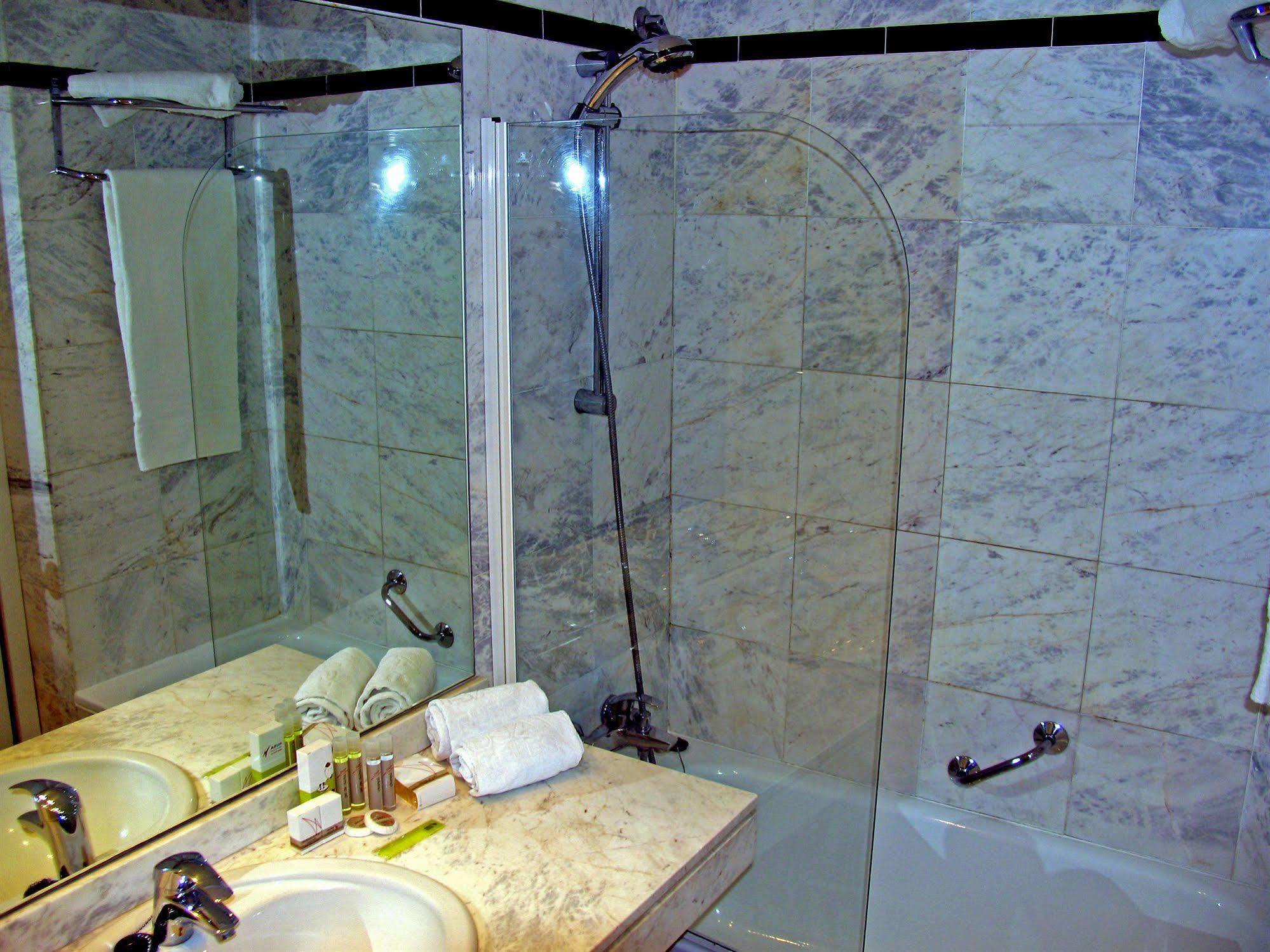 Hotel Pedralbes Barselona Dış mekan fotoğraf