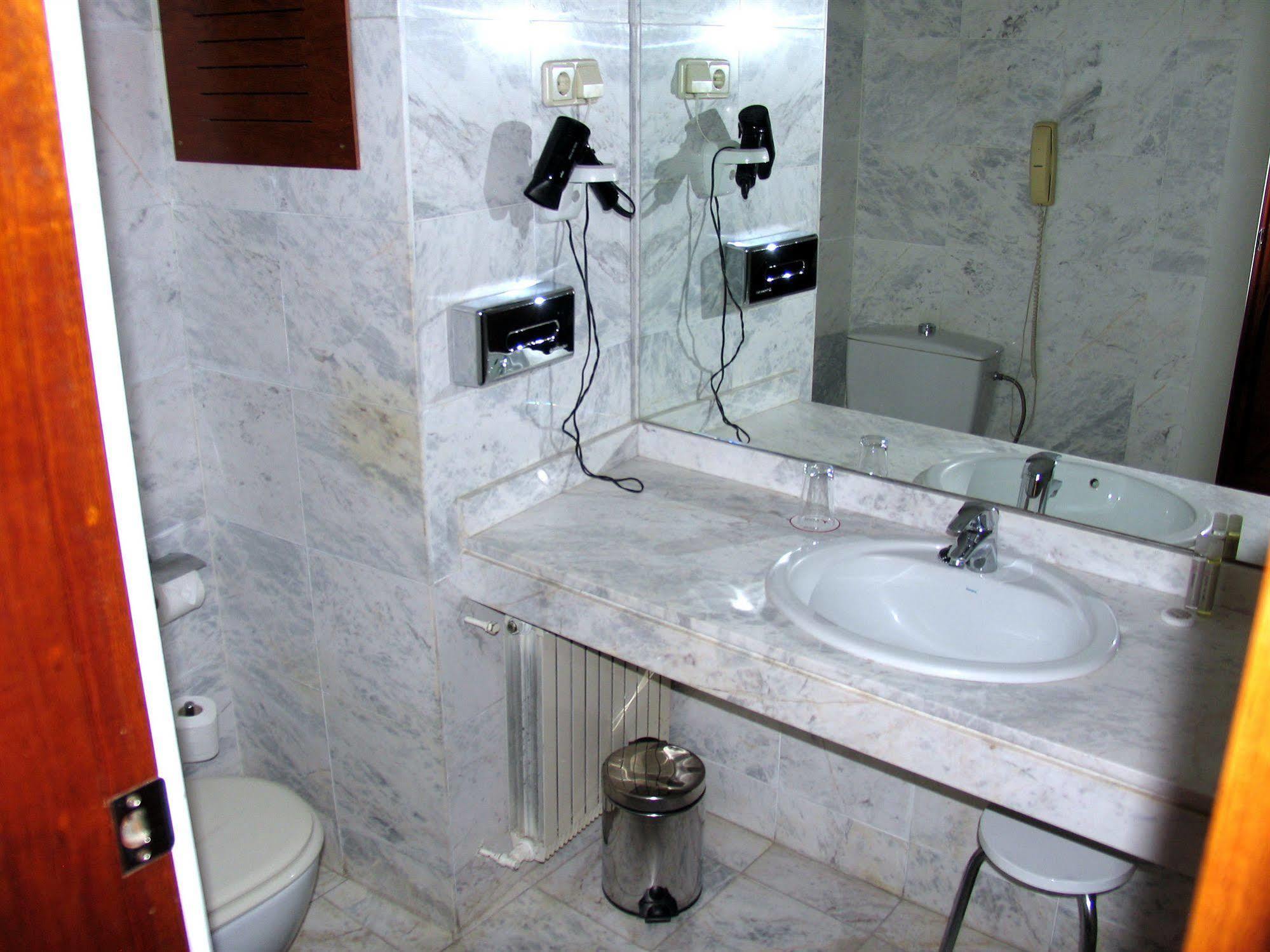 Hotel Pedralbes Barselona Dış mekan fotoğraf