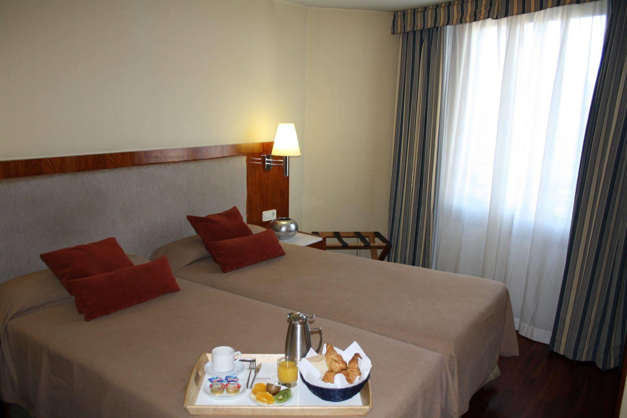Hotel Pedralbes Barselona Dış mekan fotoğraf