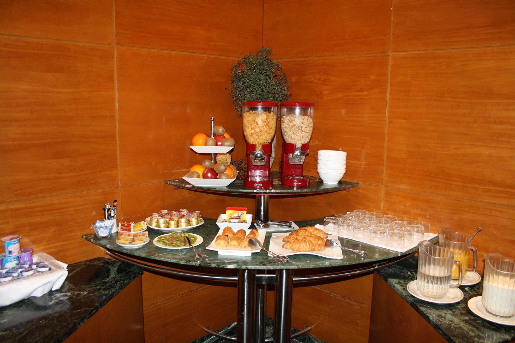 Hotel Pedralbes Barselona Dış mekan fotoğraf