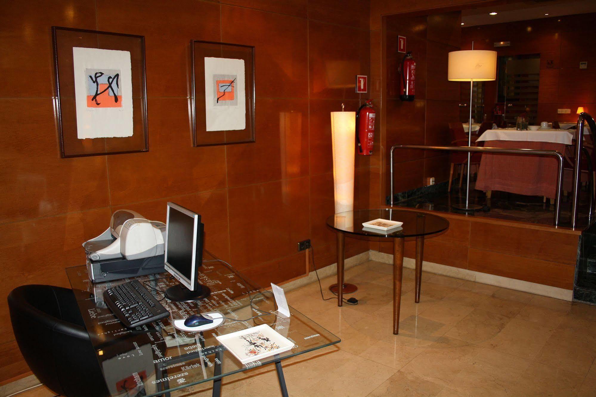 Hotel Pedralbes Barselona Konforlar fotoğraf