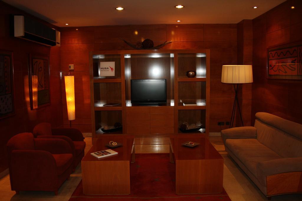 Hotel Pedralbes Barselona Oda fotoğraf
